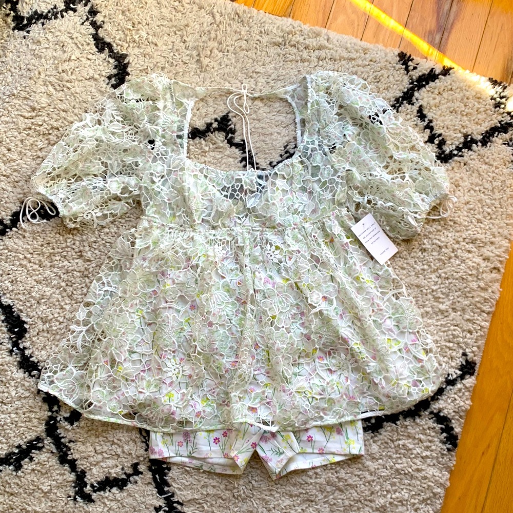 NWTs For Love & Lemons White Lace Floral Playsuit